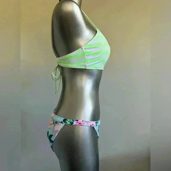 🆕Swimsuit  Bikini Top - Picture 8 of 16